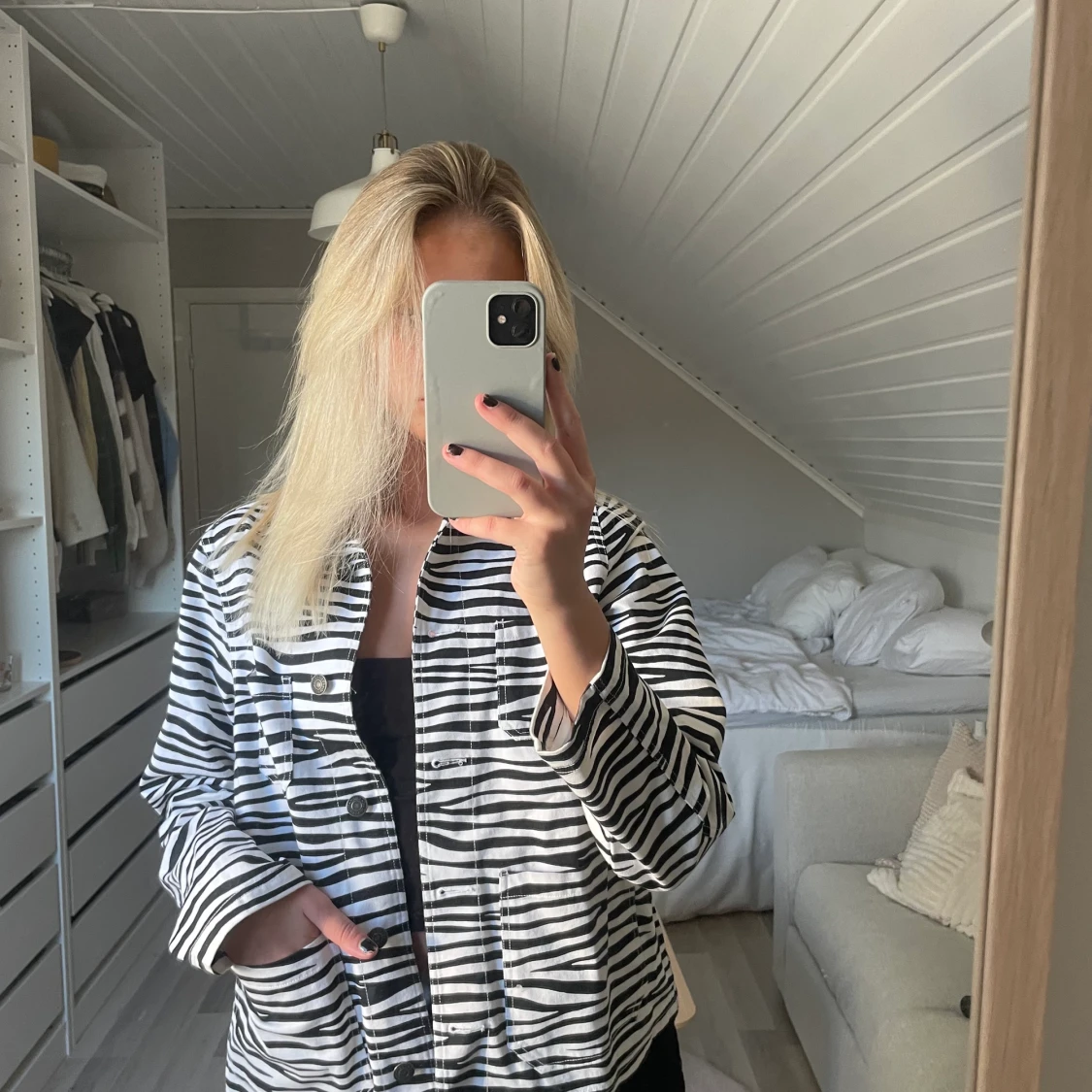 Zebramönstrad jeansjacka - 90