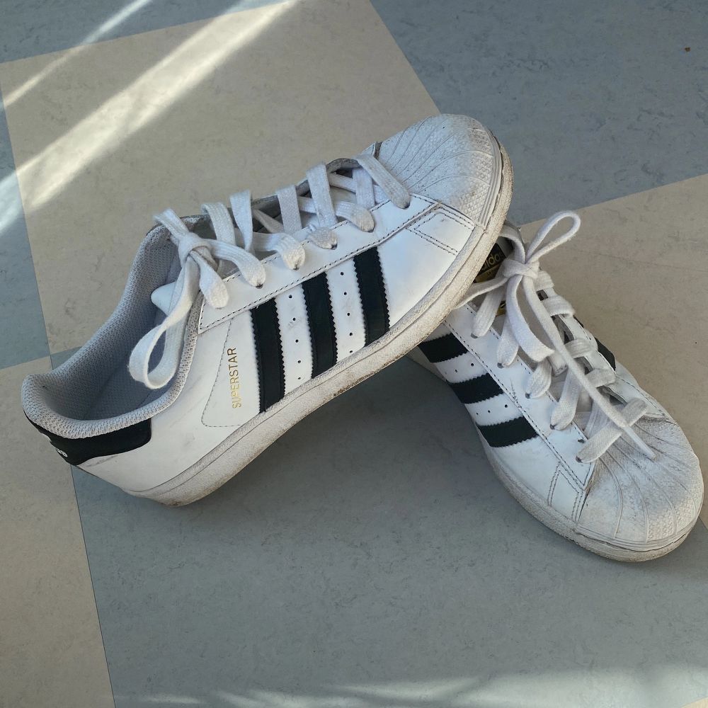 Adidas superstar sneakers storlek 37 | Plick Second Hand