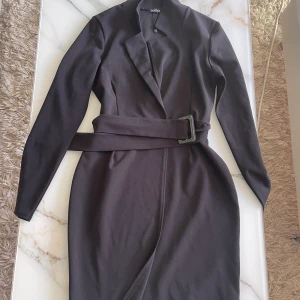 Blazer klänning - Blazer klänning storlek s. Kund står för frakt.