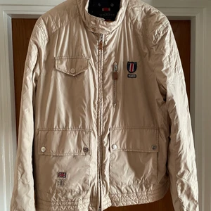 Morris jacka strl Xl  - Säljer en snygg Morris jacka i strl XL Skickas smidigast för 66kr spårbart paket 