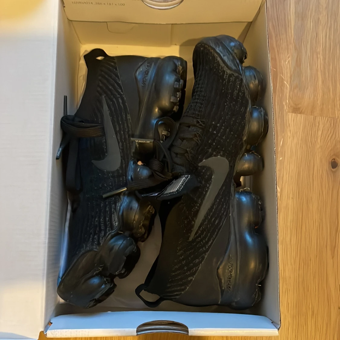 Svarta vapormax - 90