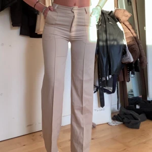 Kostymbyxor  - Kostymbyxor från madlady. Frakt kostar 66kr spårbart. BETALNING VIA SWISH ❤️