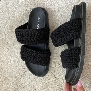 Sandaler - Superfina sandaler som tyvärr va lite försmå för mig! Skulle säga att dom passar 38/39💓