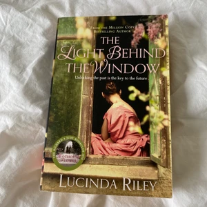 (NEVER READ) ENGLISH BOOK 📚  - köpt för några år sedan, har bara suttit på min bokhylla. aldrig läst förut då är nästan som ny :D 💕 DM mig för frågor och frakt pris :) 