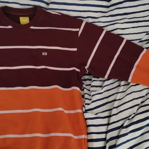 Rotation sweater - Köpte den hos Carlings i början på året men har knappt använt den pga estetiska skäl. Den är i storlek M men den är betydligt större än så. Jag har M och den är lite för baggy på mig. Skriv gärna om ni har några funderingar eller vill ha bättre bilder ❤️