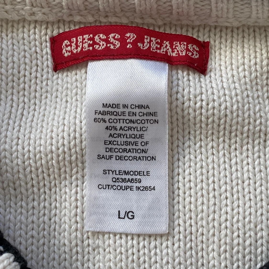 Stickad guess tröja  - 91