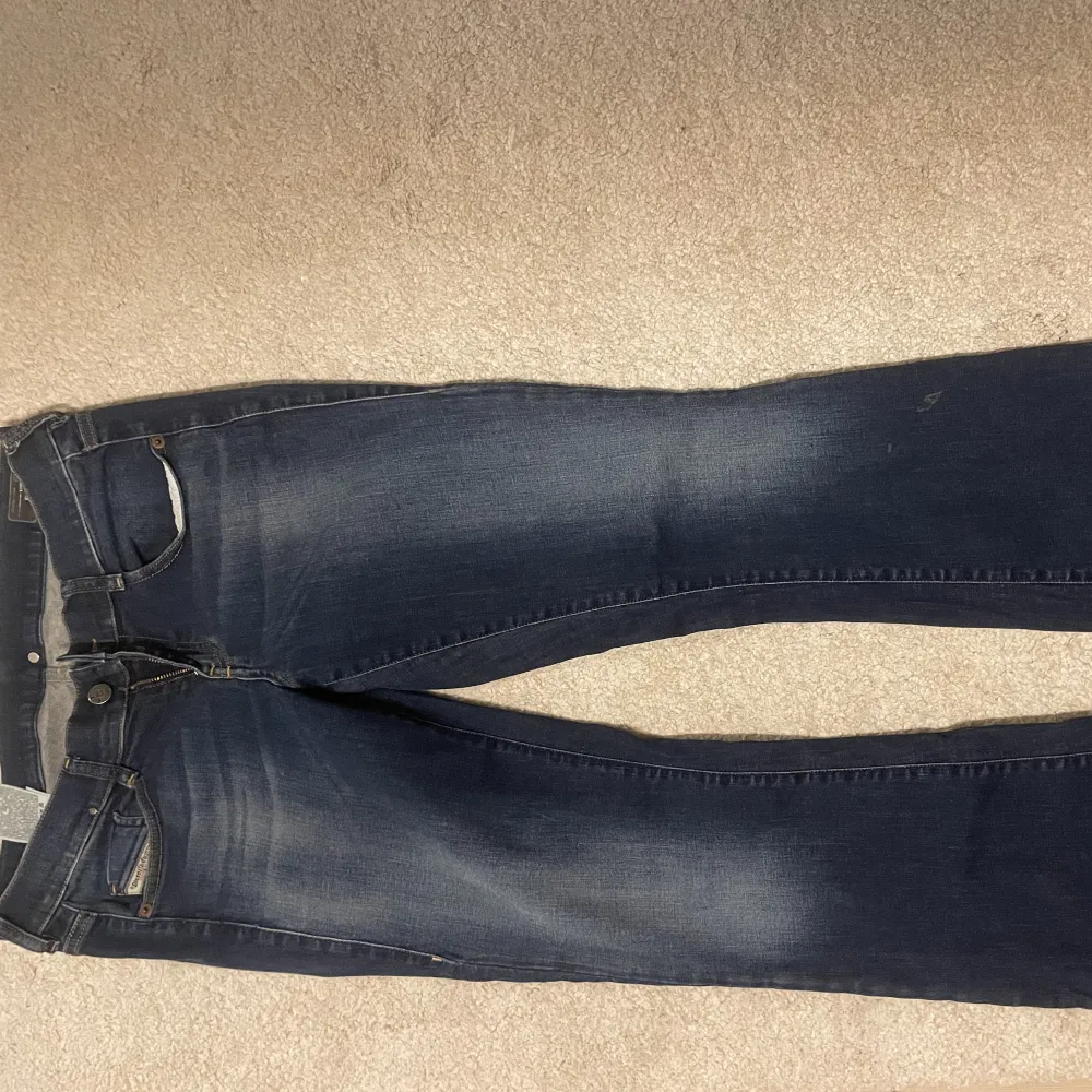 Jättefina diesel jeans i toppskick. Använda en gång💕. Jeans & Byxor.