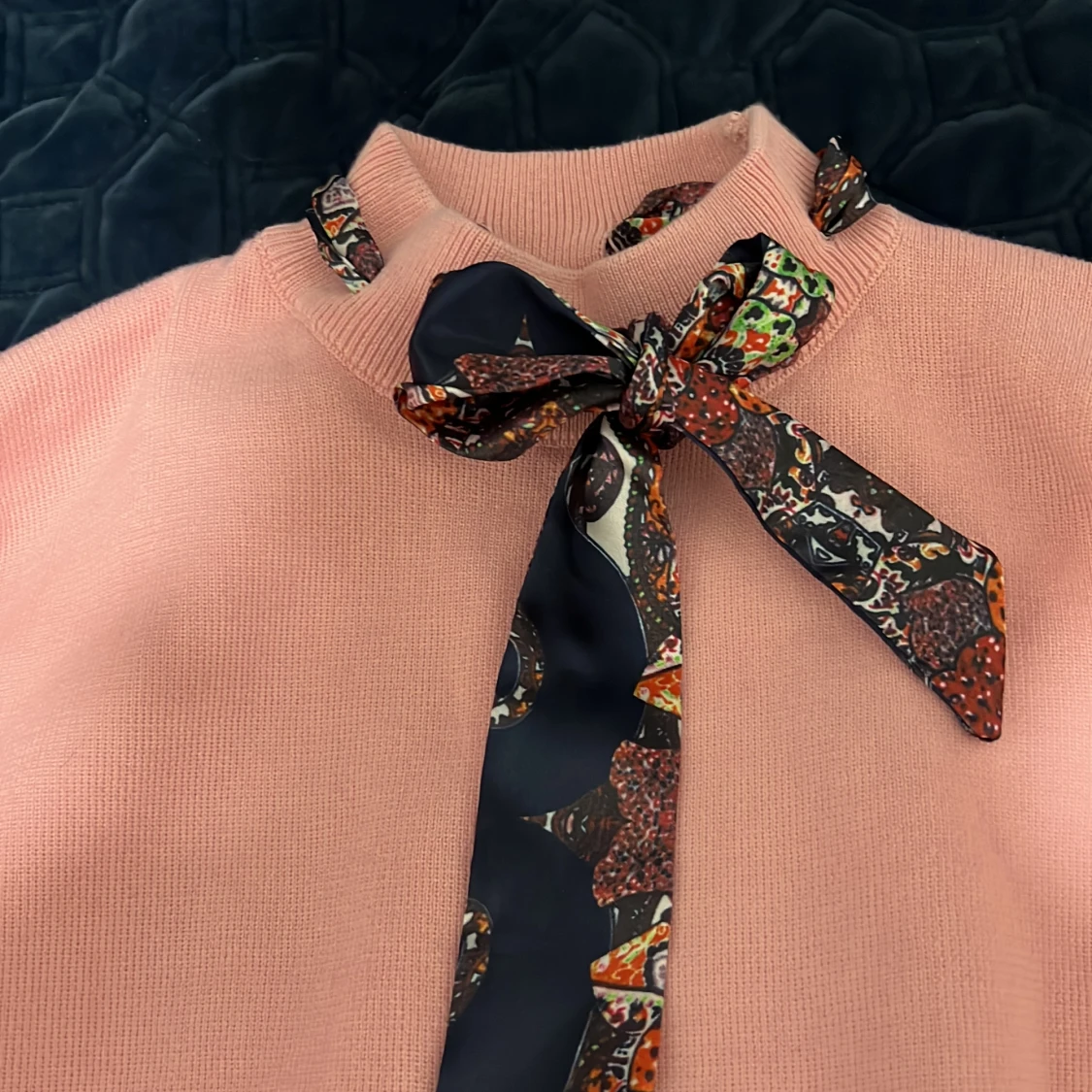 Säljer den här fina rosa stickad tröjan. Har bara tagit på mig den två eller tre gånger - 90