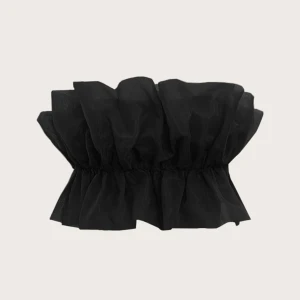 Topp - Säljer min fina topp från Nelly. Den är i storlek M men sitter lite tajt åt som en S. Oanvänd💜