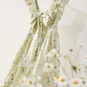 Jättevacker klänning  - Sommarklänning från HM i storlek ca, väldigt fint skick! Storlek xs-s Skriv vid frågor💕