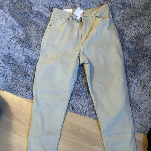 Jeans  - Helt nya aldrig använda 