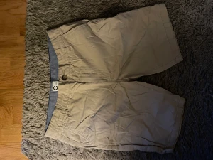 Beiga shorts - Bra skick sällan använd
