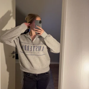 Tjocktröja - Säljer en superskön tröja med tryck❤️‍🔥