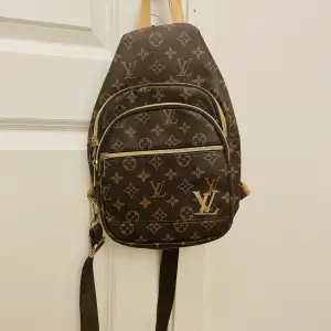LV Crossbody bag:)