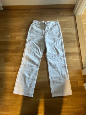 Straight jeans  - Helt nya vita raka byxor st S