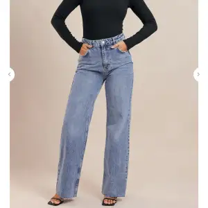 Helt oanvända jeans från chiquelle i storlek 40. Modellen på hemsidan har storlek 40 också