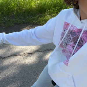 The Cool Elephant Hoodie - The cool elephant hoodie som är så fin! Kommer aldrig till användning längre och börjar bli för liten. 