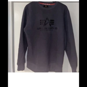 Tröja  - Alpha industries tröja