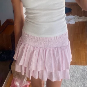 Pastell rosa kjol - Rosa kjol som inte kommer till användning💕