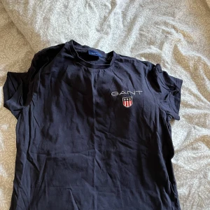 Gant tshirt - Gant tshirt som aldrig är använd i storlek xs
