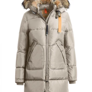 Parajumper long bear beige - Parajumper beige storlek s/m använd. Pris går att diskutera, nypris 11000kr. Trasig dragkedja 