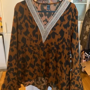 Blus - Ny aldrig använd M 36-38