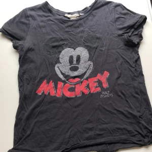 Musse Pigg 💗 - Cool t-shirt med disney-tema 😘 Skrynklig men går att strykas ❤️
