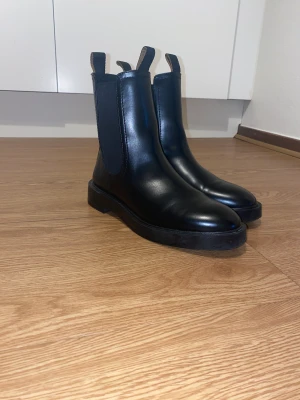 Chelsea boots - Köpte fel storlek och använde två gånger. 