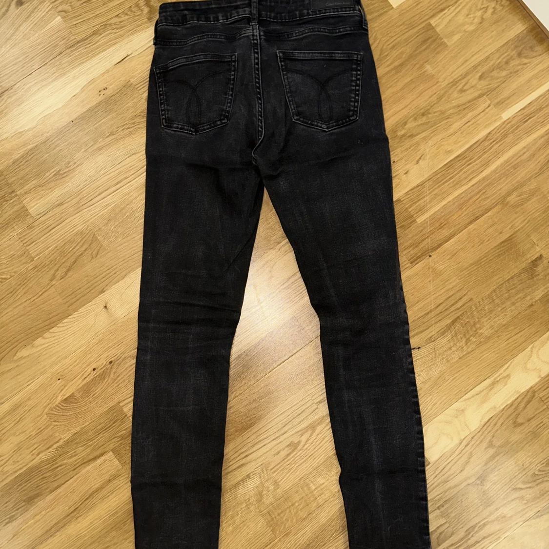 Calvin Klein ripped svarta jeans stl XS - 91
