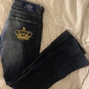 Victoria Beckham jeans - Ett par as snygga Victoria Beckham jeans i bra skick! 