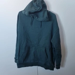 Hoodie s - Fint skick.