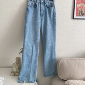 Jeans perfekt skick - Såå snygga jeans som tyvärr är för små! Bekväma & så snygg passform