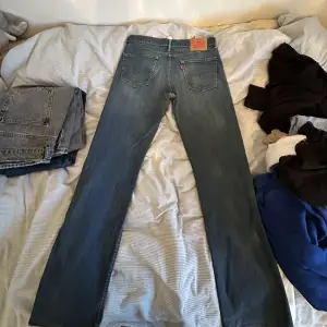 Low waist Levis jeans