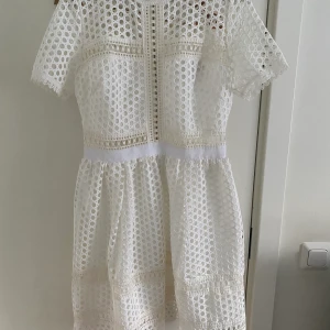 By Malina STUDENTKLÄNNING - I bra skick!!! Storlek L. Perfekt studentklänning!