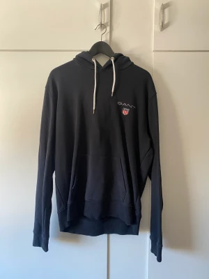 2 tjocktröjor från gant - Båda i storlek xl 500kr/styck