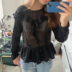 Topp!  - Perfekt festtopp men både spets och tyll!❤️