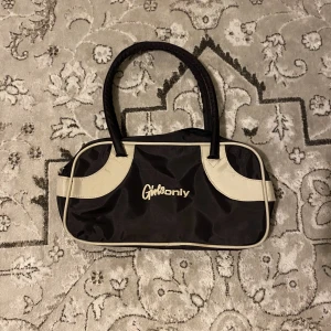 girls only bag  - väska ”girls only”