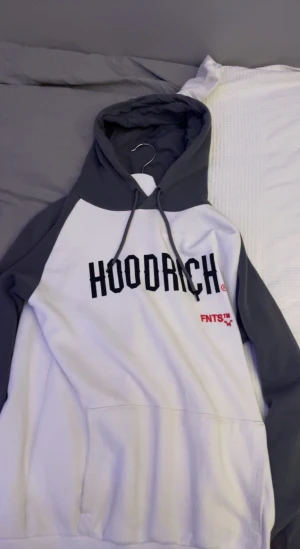 Hoodrich hoodie - En hoodrich hoodie jag köpt på Jd förra året för runt 900