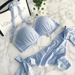 LOVE BY LOLA BIKINI - Ljusblå bikini från märket LOVE BY LOLA som inte finns kvar. Knappt använd. Överdelen storlek M och brasilian underdel storlek S. Har tyvärr inte kvar bandet till överdelen så de är endast bandeu topp.🥀 nypris 699kr mitt pris 100kr. Köparen står för frakten 