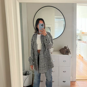 Rutig jacka  - Rutig jacka 🤩 från vila, storlek S! Frakt tillkommer