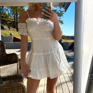 Student klänning LAPP ÄR KVAR - Helt oanvänd super fin klänning från nelly. Nypris 549kr