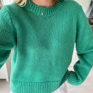 Lindex grön stickad  - Helt slutsåld stickad från Lindex, skriv för egna Bilder, NYPRIS: 400kr