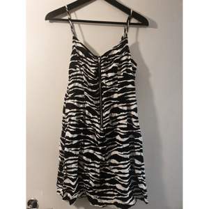 Zebra klänning 