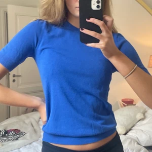 Blå tröja - Så skönt material , blå tröja ifrån zara + köparen står för frakten 