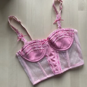 Bh från Sugar Thrillz - Supersöt Bh från Sugar Thrillz som endast blivit provad. Passade tyvärr inte mig och skulle säga att den passar någon med A-kupa bättre. 