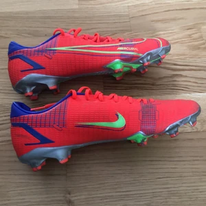 Nike fotbollsskor  - Köpt för 900kr fast säljer dem för 600kr