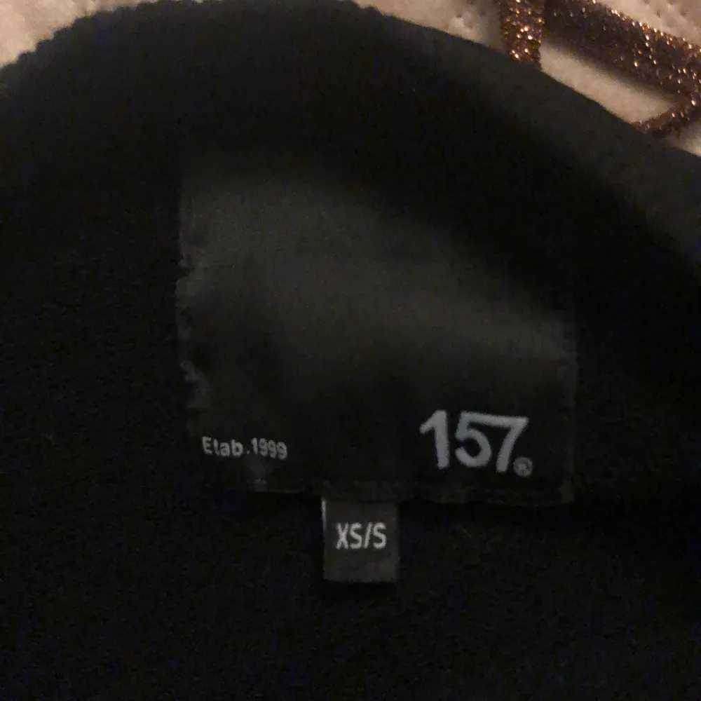 Säljer den här sweatshirt för 30kr plus frakt jag säljer den för den inte kommer till användning ❤️❤️. Tröjor & Koftor.