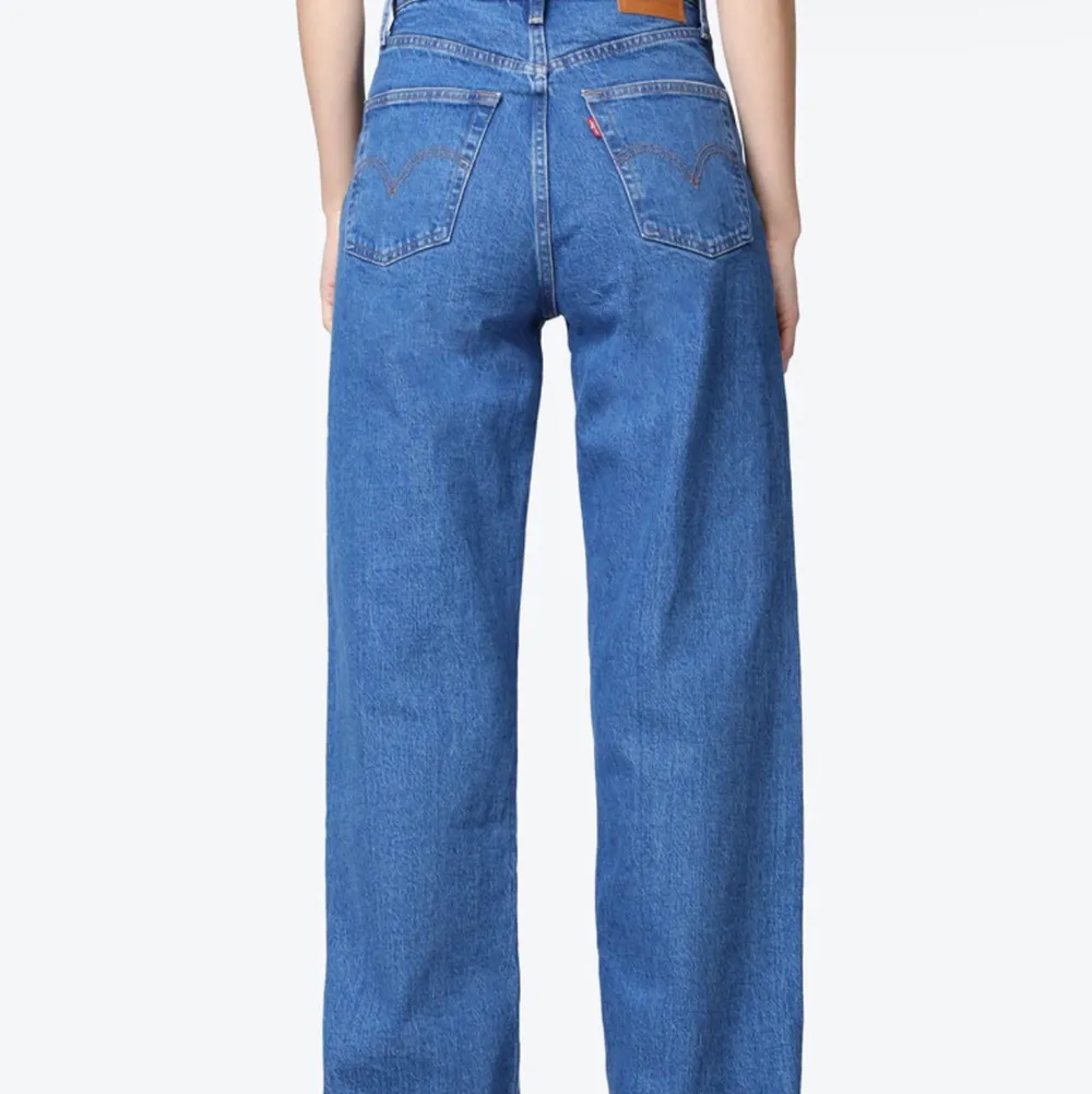 Fine Levi’s jeans 🤍 W24 L27💗. Jeans & Byxor.