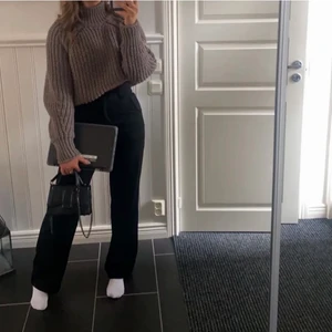 Kostymbyxor - Supersnygga kostymbyxor ifrån madlady, använda typ 2 gånger och säljs pga att de bara inte kommer till användning💞💞💞köparen står för frakten (LÅNADE BILDER)