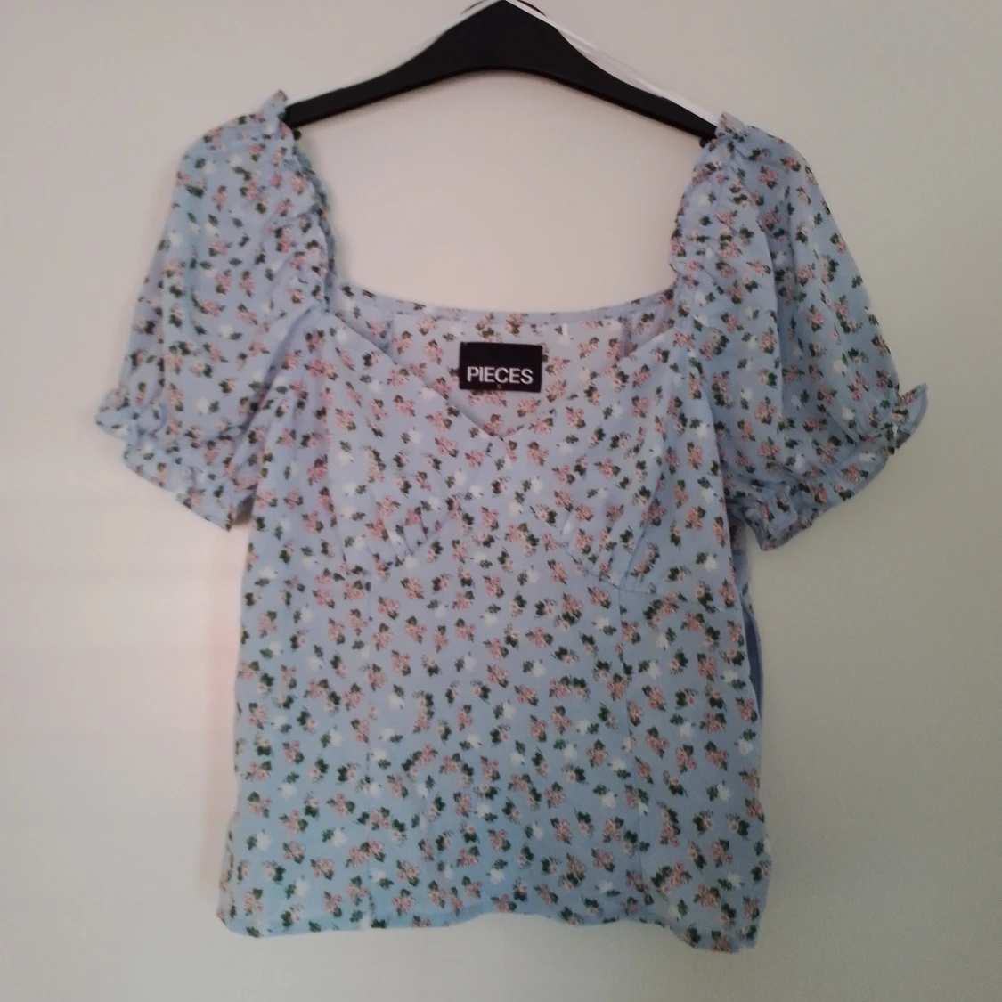 Blus från PIECES i stl. S 